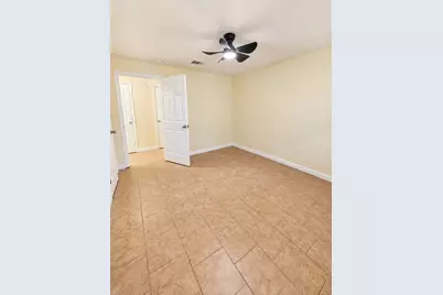 809 Glen Hollow Drive, Conroe, TX 77385 - Photo 9