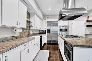 43 Legend Ln, Houston, TX 77024 - Photo 15