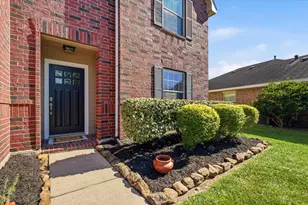 10526 Devinwood Dr, Baytown, TX 77523 - Photo 3