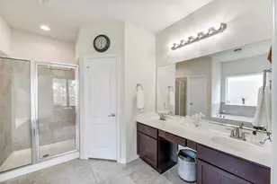 9815 Shimmering Lakes Dr, Rosharon, TX 77583 - Photo 17