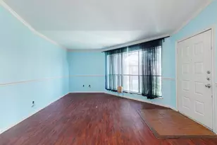 3130 Walnut Bend Ln, Houston, TX 77042 - Photo 9