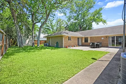 1218 S Johnson Street, Alvin, TX 77511 - Photo 31