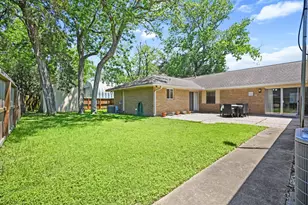 1218 S Johnson St, Alvin, TX 77511 - Photo 31