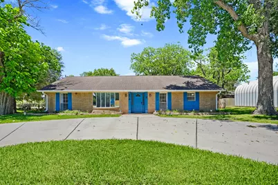 1218 S Johnson Street, Alvin, TX 77511 - Photo 1