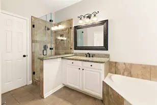71 E Sterling Pond Cir, The Woodlands, TX 77382 - Photo 21