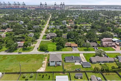 604 Fairfield Street E, Shoreacres, TX 77571 - Photo 33