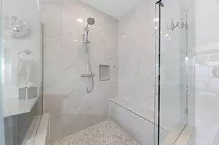 2403 W Kolbe Ln, Houston, TX 77080 - Photo 41