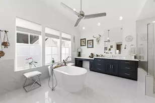 2403 W Kolbe Ln, Houston, TX 77080 - Photo 39