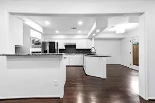 727 Bunker Hill Rd, Houston, TX 77024 - Photo 27