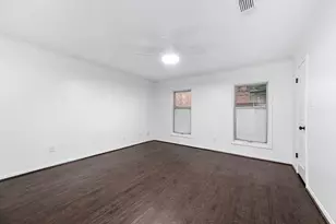 727 Bunker Hill Rd, Houston, TX 77024 - Photo 21