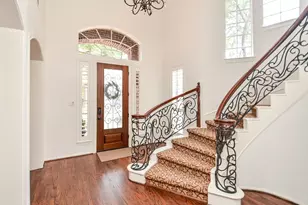 19 Ambleside Crescent Dr, Sugar Land, TX 77479 - Photo 3