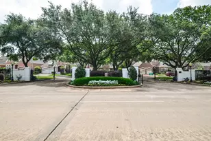 19 Ambleside Crescent Dr, Sugar Land, TX 77479 - Photo 47