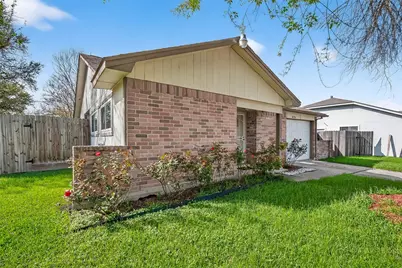 10738 Highland Woods Drive, Sugar Land, TX 77498 - Photo 3