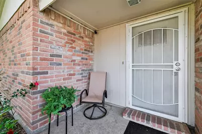 10738 Highland Woods Drive, Sugar Land, TX 77498 - Photo 5