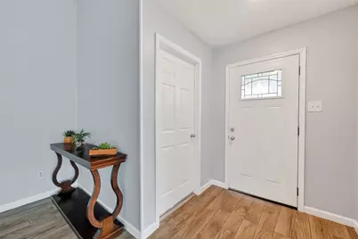 10738 Highland Woods Drive, Sugar Land, TX 77498 - Photo 7