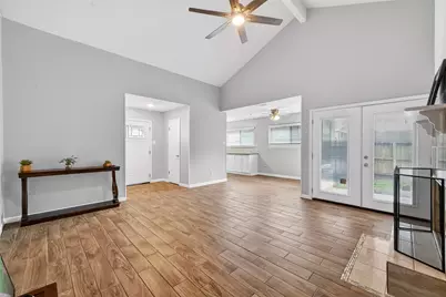 10738 Highland Woods Drive, Sugar Land, TX 77498 - Photo 11