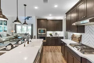 11 Shumard Oak Dr, The Woodlands, TX 77375 - Photo 9