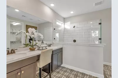 11 Shumard Oak Drive, The Woodlands, TX 77375 - Photo 15
