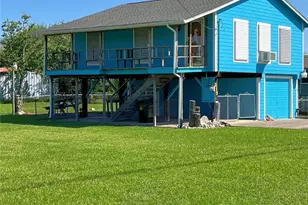 215 12th St St, Dickinson, TX 77539 - Photo 1