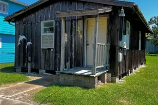 215 12th St St, Dickinson, TX 77539 - Photo 31