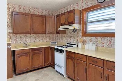 215 12th St Street, Dickinson, TX 77539 - Photo 17