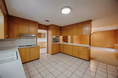 701 Herder Avenue, Schulenburg, TX 78956 - Photo 11