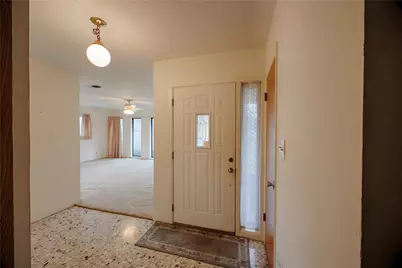 701 Herder Avenue, Schulenburg, TX 78956 - Photo 5