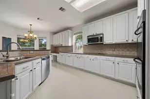 8026 Trophy Pl Dr, Humble, TX 77346 - Photo 11