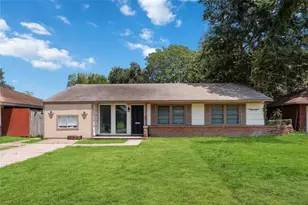 6207 Heron Dr, Houston, TX 77087 - Photo 1