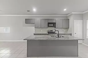 7903 Moon Beam St, Houston, TX 77088 - Photo 9