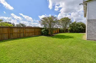 3918 Austin Lake Ct, Pearland, TX 77581 - Photo 21