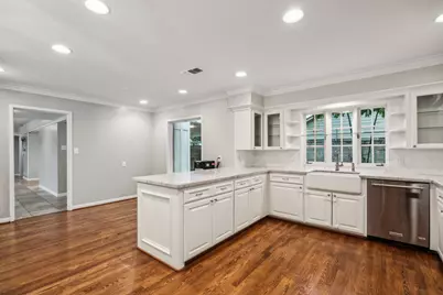 5659 Chevy Chase Drive, Houston, TX 77056 - Photo 7