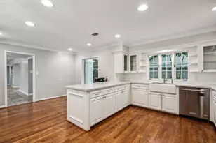 5659 Chevy Chase Dr, Houston, TX 77056 - Photo 7