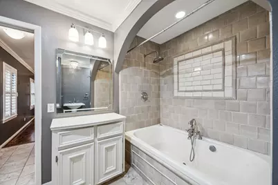 5659 Chevy Chase Drive, Houston, TX 77056 - Photo 19