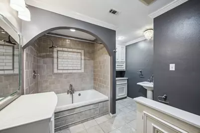 5659 Chevy Chase Drive, Houston, TX 77056 - Photo 17