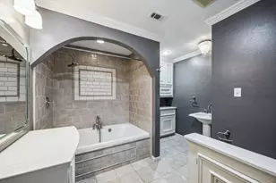 5659 Chevy Chase Dr, Houston, TX 77056 - Photo 17