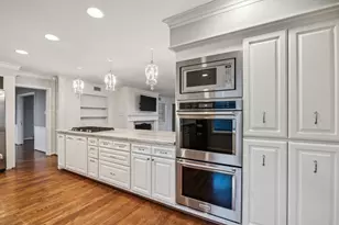 5659 Chevy Chase Dr, Houston, TX 77056 - Photo 9