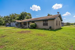 413 3rd St, Somerville, TX 77879 - Photo 35