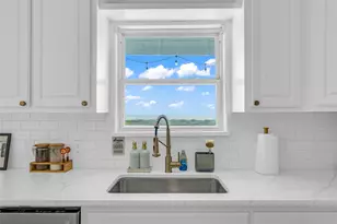 112 Ocean Shore Dr, Crystal Beach, TX 77650 - Photo 11