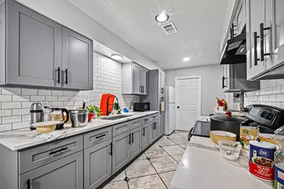 1446 Castle Glen Drive, Houston, TX 77015 - Photo 21