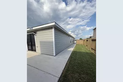 8419 Hannah Road, Cove, TX 77523 - Photo 3