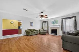 1410 Pine Forest Dr, Pearland, TX 77581 - Photo 11