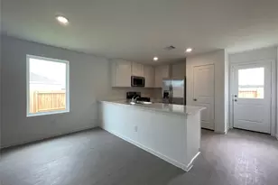 5040 Freedom Ln, Bay City, TX 77414 - Photo 5