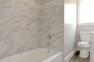 2021 Kane St, Houston, TX 77007 - Photo 9