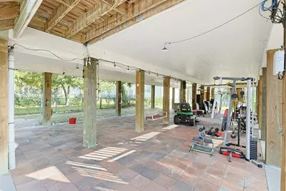 9810 Oak Leaf Drive, Baytown, TX 77521 - Photo 23