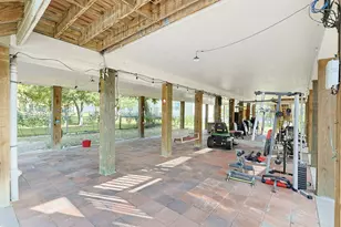 9810 Oak Leaf Dr, Baytown, TX 77521 - Photo 23