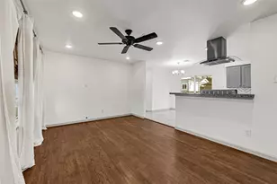 209 W 6th St, Deer Park, TX 77536 - Photo 9