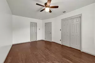 209 W 6th St, Deer Park, TX 77536 - Photo 11