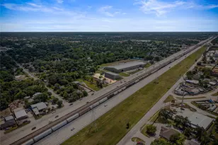 9910 E Hardy Rd, Houston, TX 77093 - Photo 9