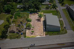 9910 E Hardy Rd, Houston, TX 77093 - Photo 7